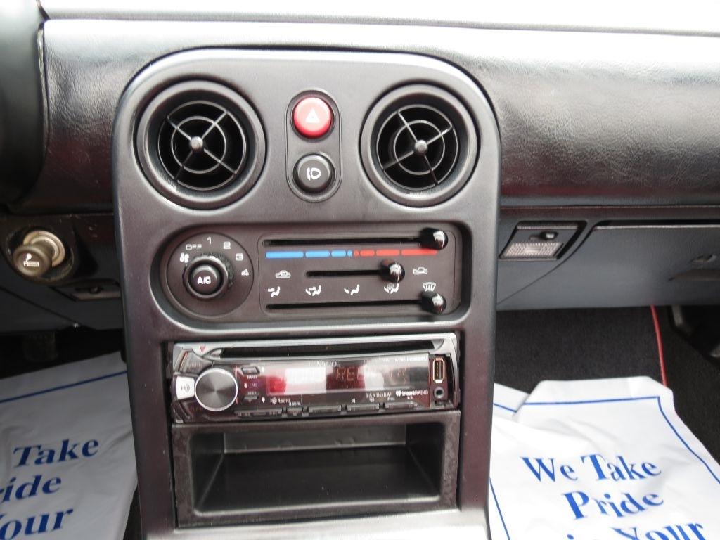 Mazda MX-5 Miata Base 1990