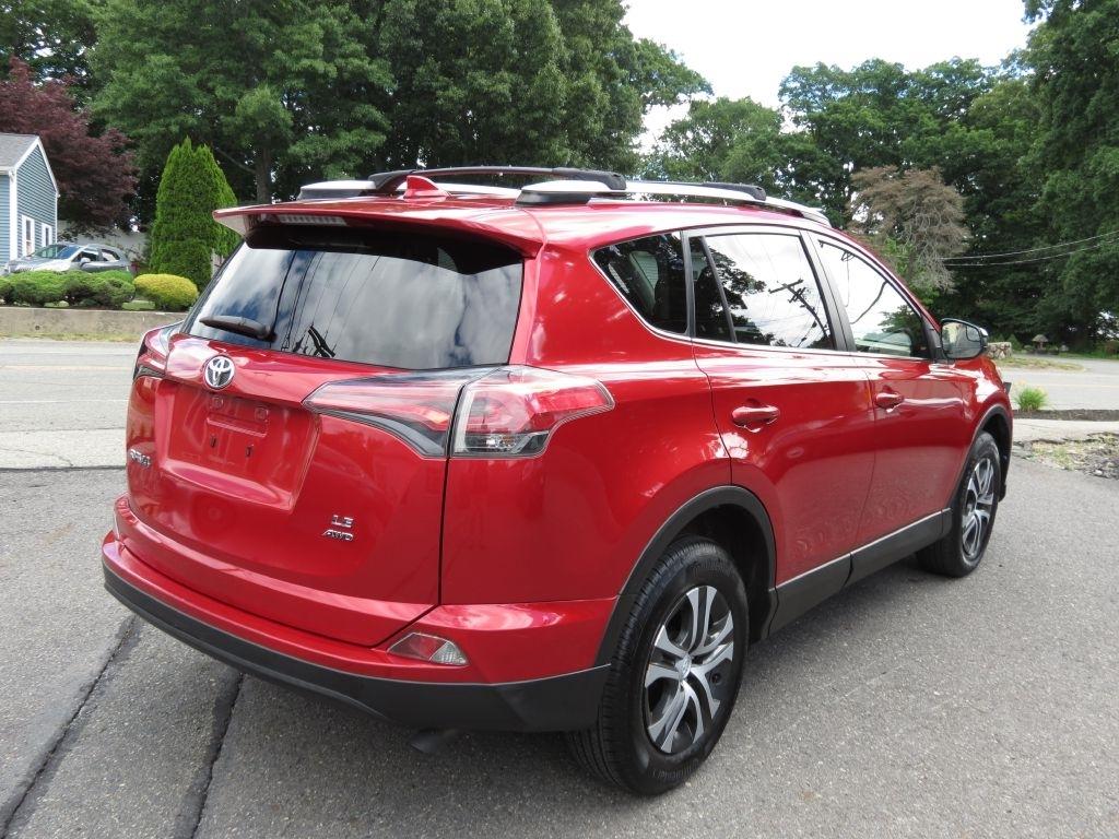 Toyota RAV4 LE AWD 2016