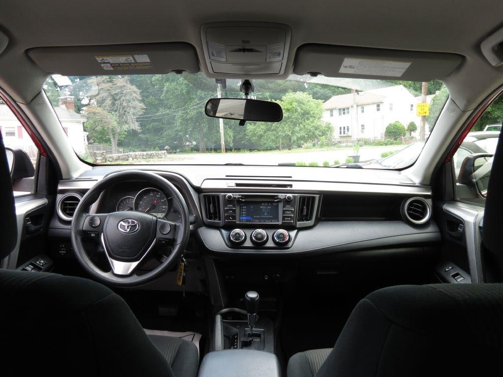 Toyota RAV4 LE AWD 2016