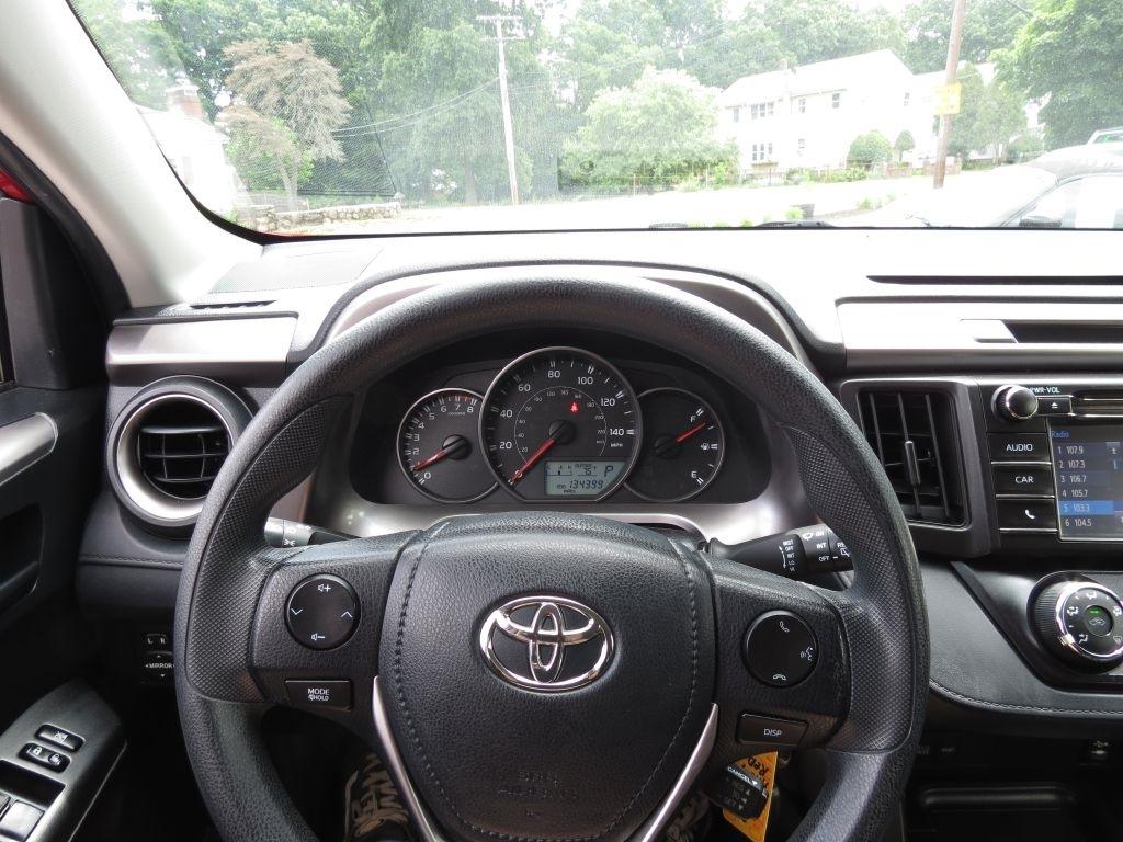 Toyota RAV4 LE AWD 2016