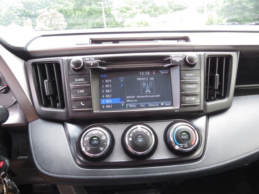 Toyota RAV4 LE AWD 2016