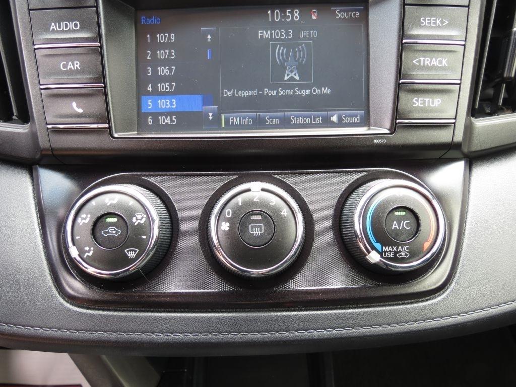Toyota RAV4 LE AWD 2016