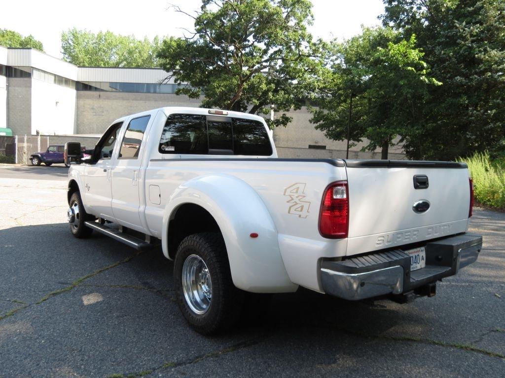 Ford F-350 SD Lariat Crew Cab DRW 4WD 2011