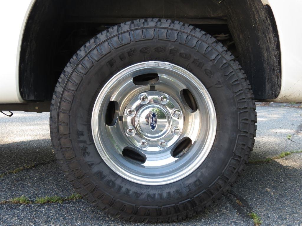Ford F-350 SD Lariat Crew Cab DRW 4WD 2011
