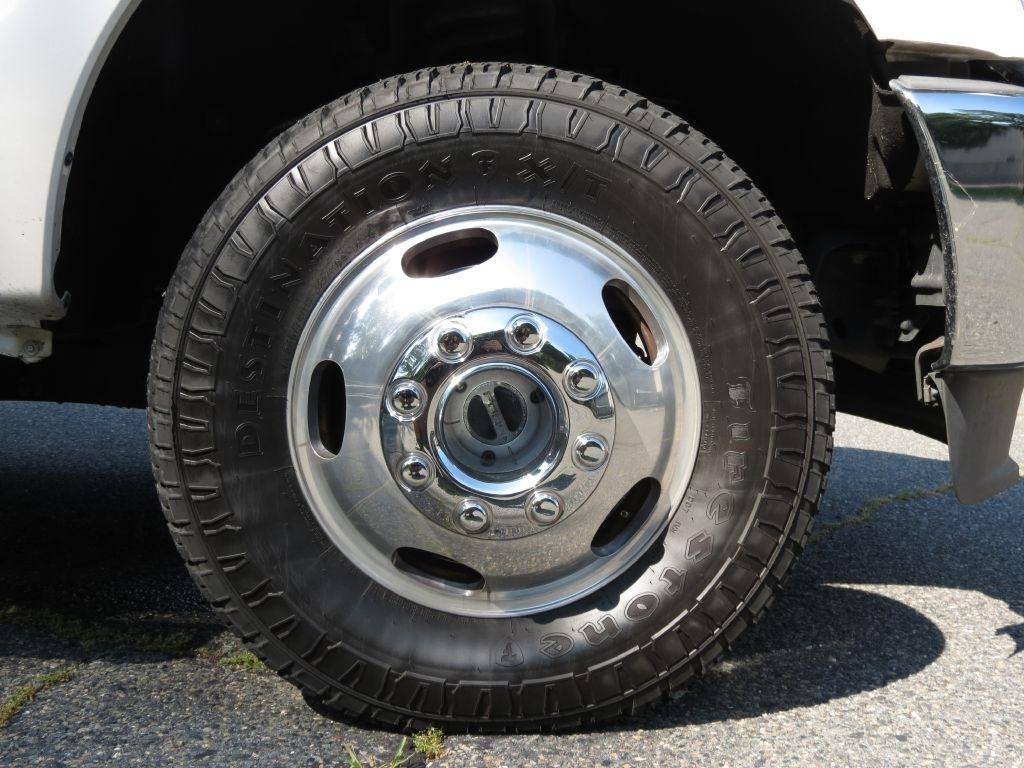 Ford F-350 SD Lariat Crew Cab DRW 4WD 2011