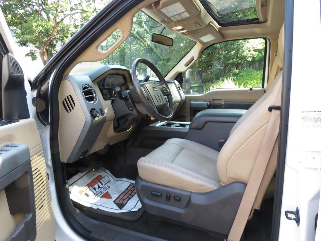 Ford F-350 SD Lariat Crew Cab DRW 4WD 2011