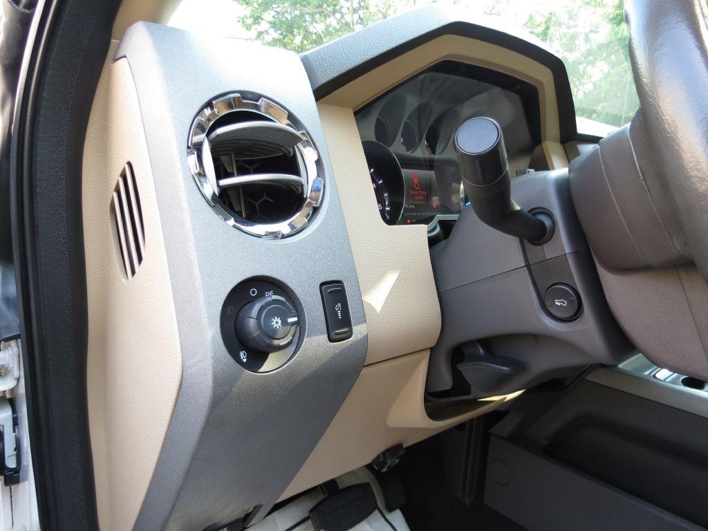 Ford F-350 SD Lariat Crew Cab DRW 4WD 2011