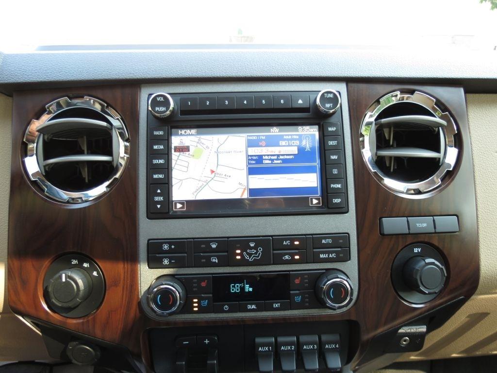 Ford F-350 SD Lariat Crew Cab DRW 4WD 2011