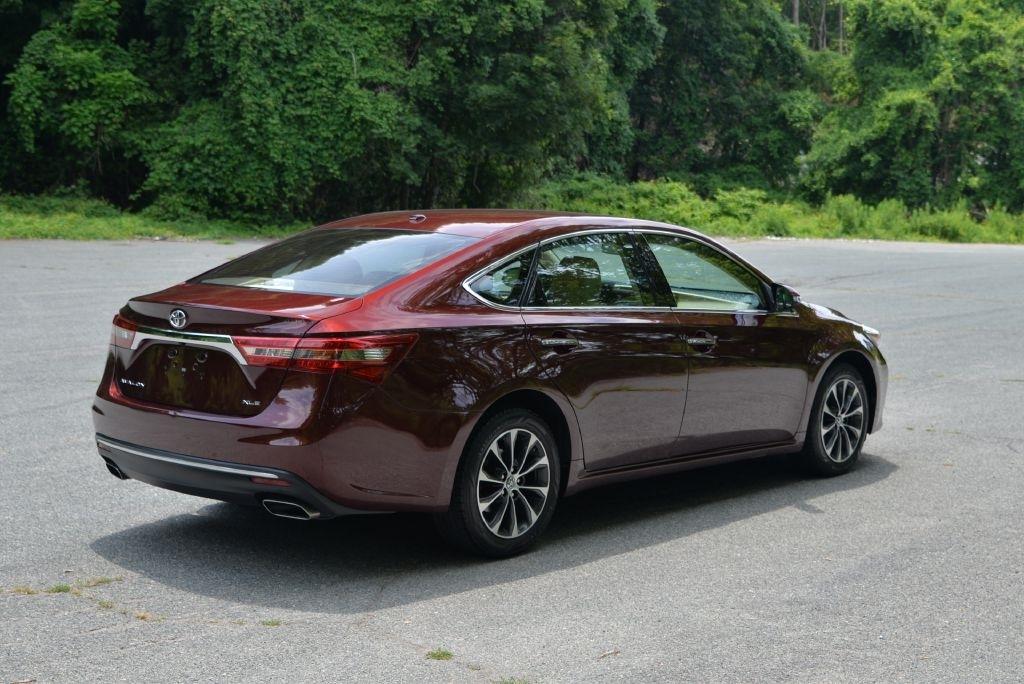 Toyota Avalon XLE 2017