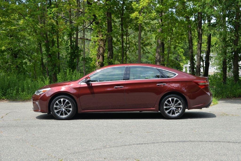 Toyota Avalon XLE 2017