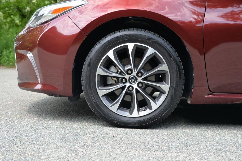 Toyota Avalon XLE 2017