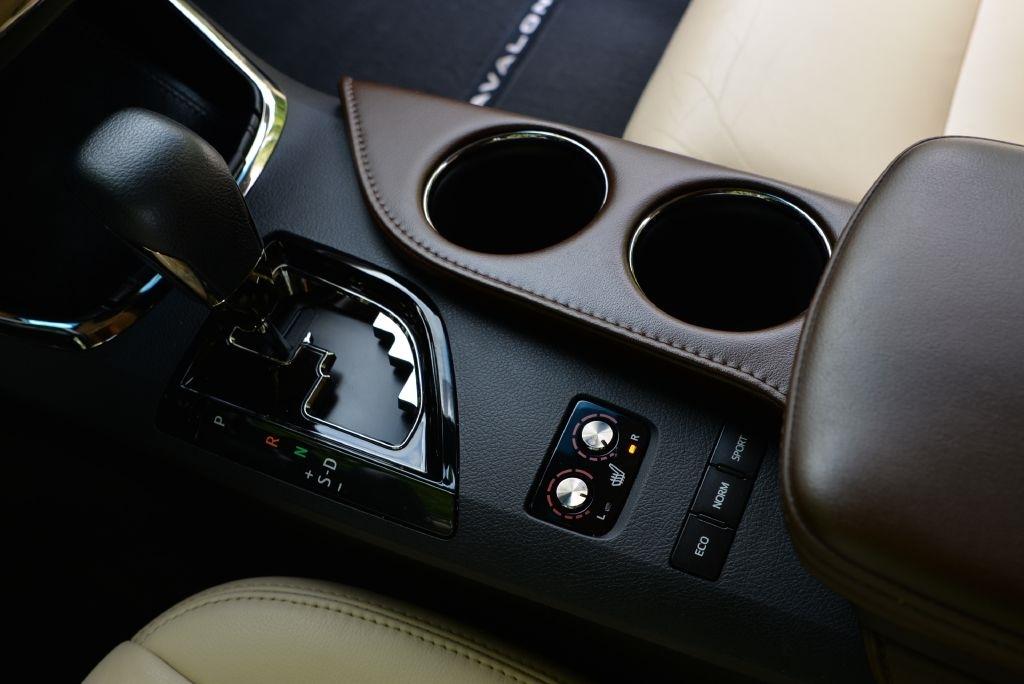 Toyota Avalon XLE 2017