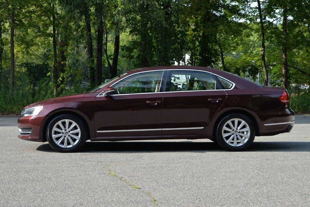 Volkswagen Passat 2.5L SEL 2012