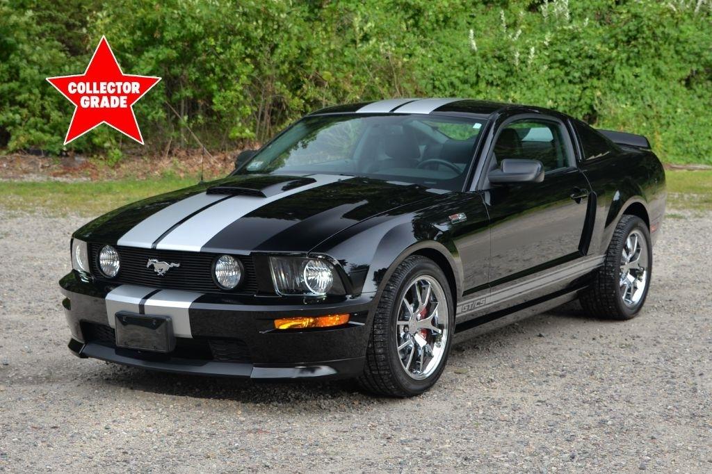 Ford Mustang GT Deluxe Coupe 2007