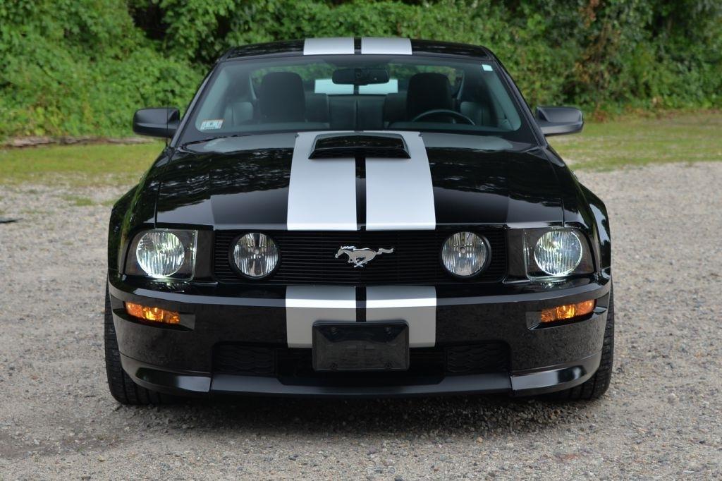 Ford Mustang GT Deluxe Coupe 2007