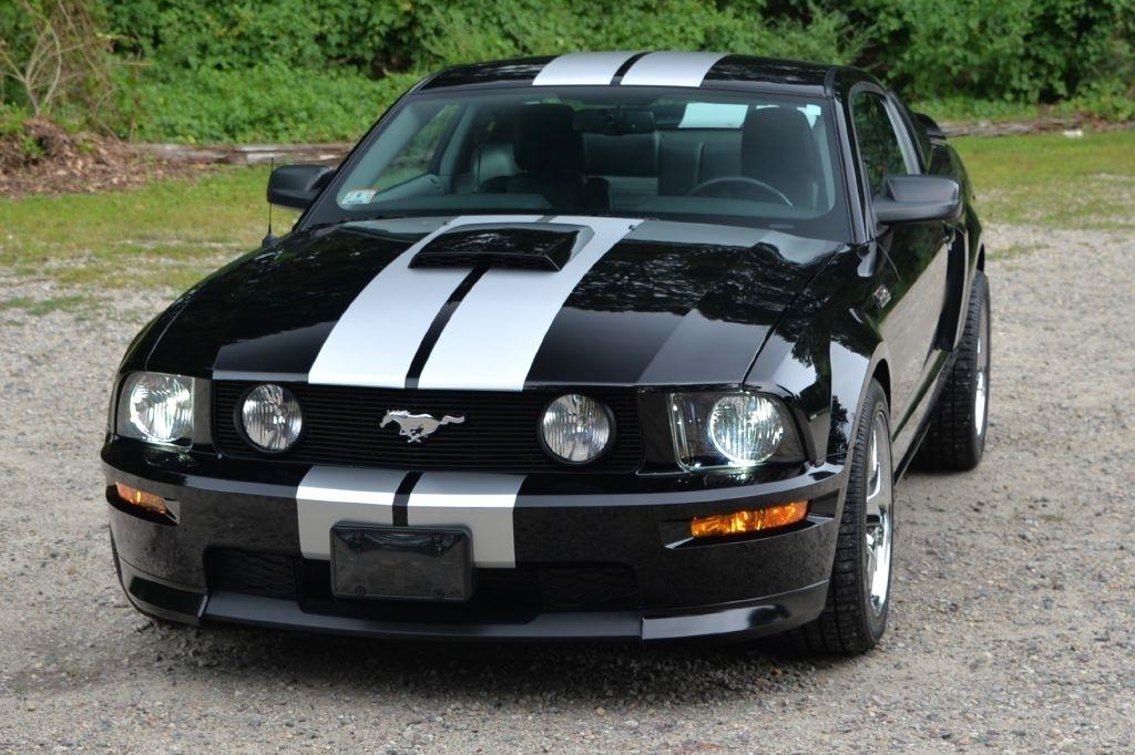 Ford Mustang GT Deluxe Coupe 2007