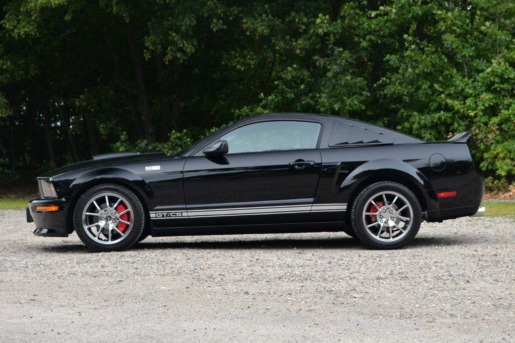 Ford Mustang GT Deluxe Coupe 2007