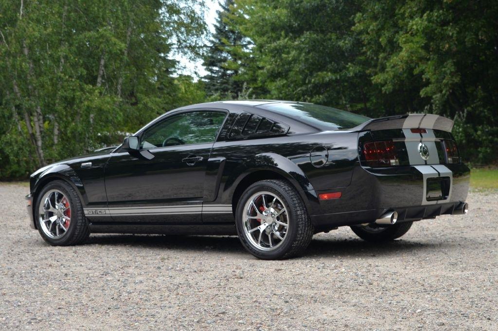 Ford Mustang GT Deluxe Coupe 2007