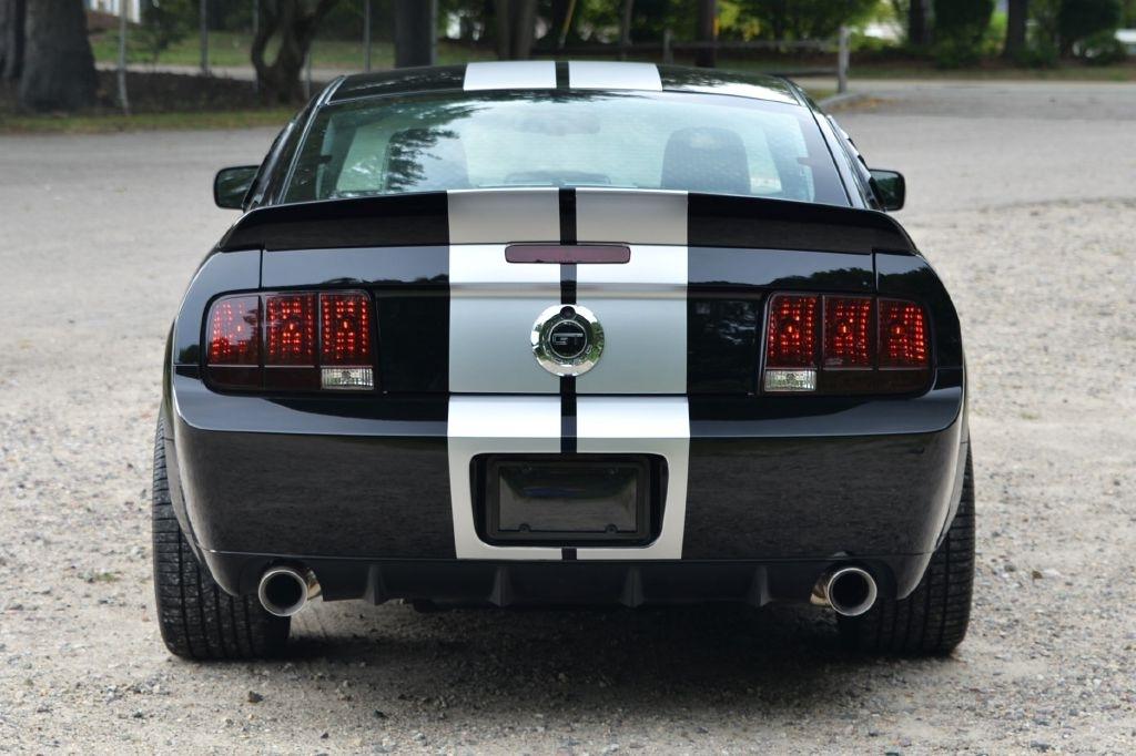 Ford Mustang GT Deluxe Coupe 2007