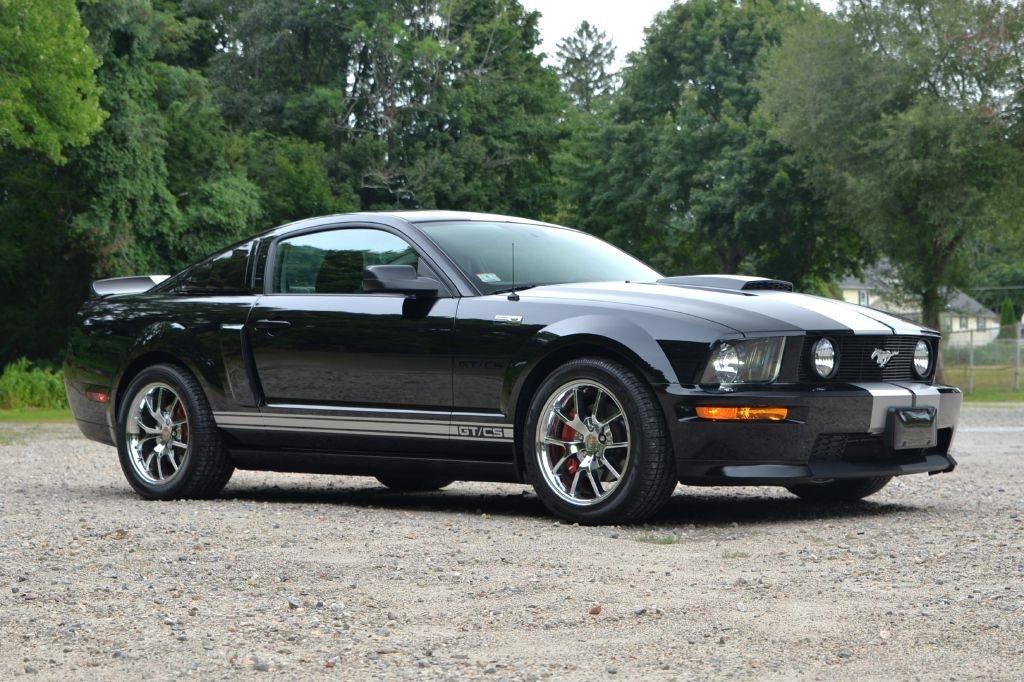 Ford Mustang GT Deluxe Coupe 2007