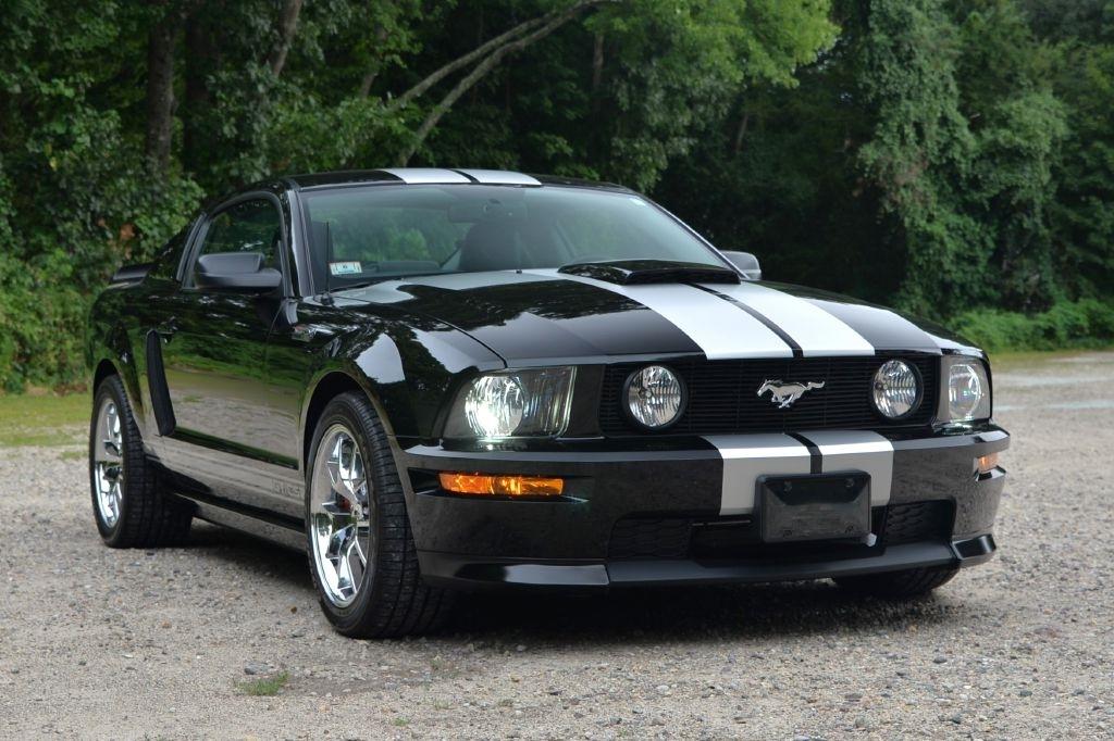 Ford Mustang GT Deluxe Coupe 2007