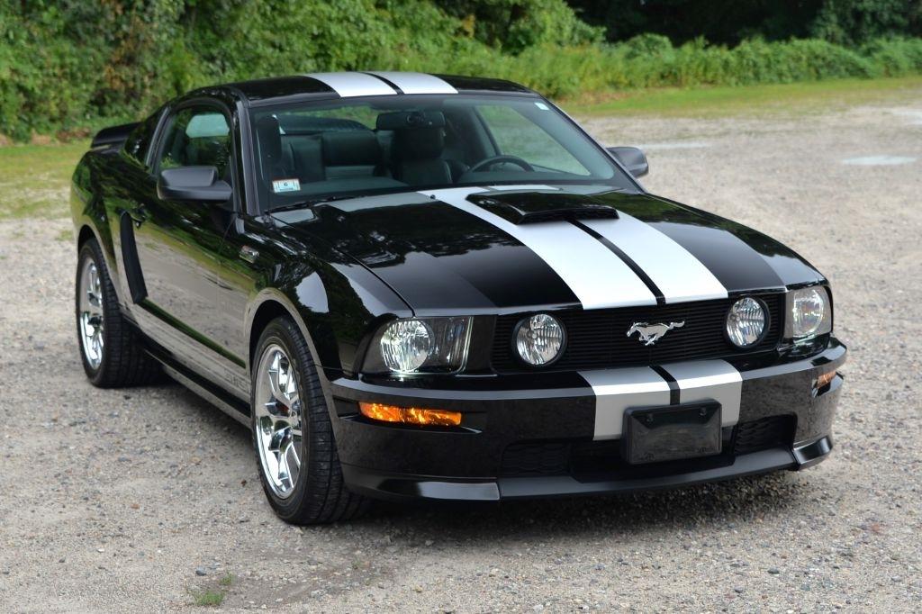 Ford Mustang GT Deluxe Coupe 2007