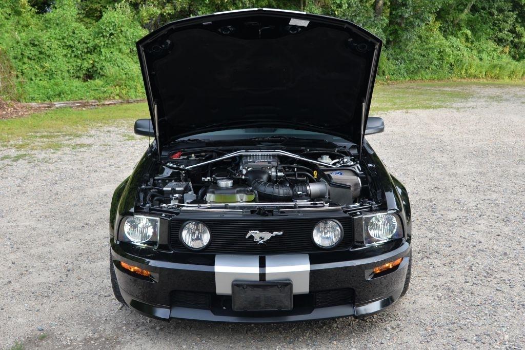 Ford Mustang GT Deluxe Coupe 2007