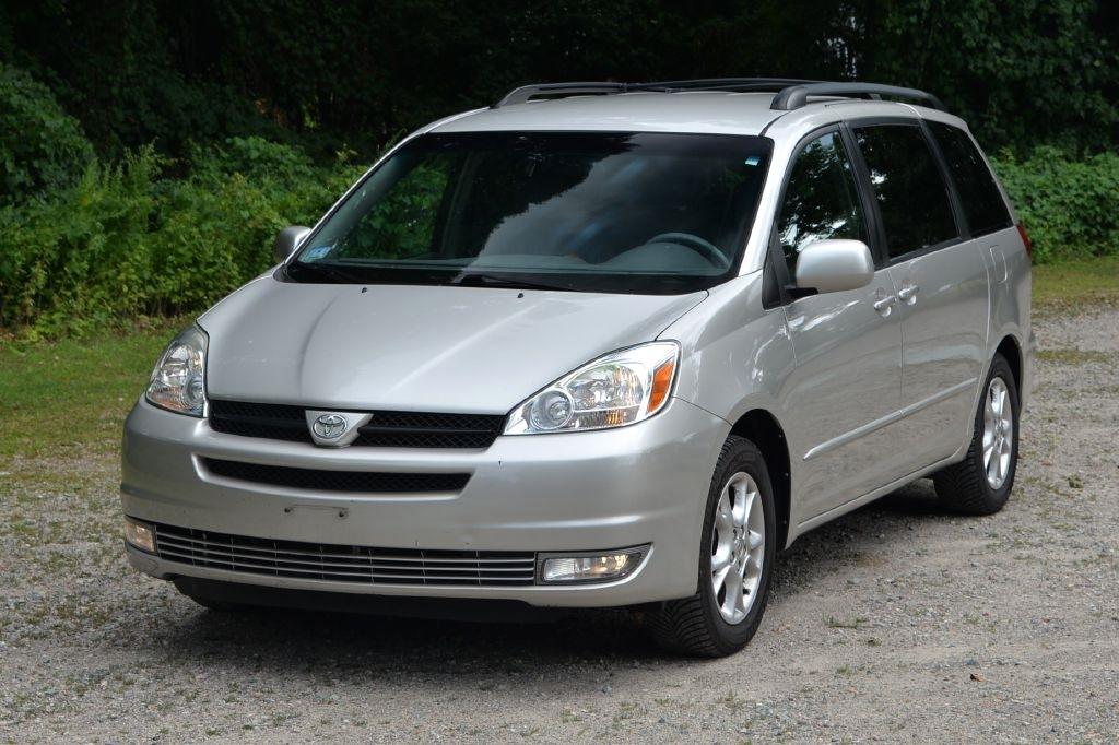 Toyota Sienna XLE 2004