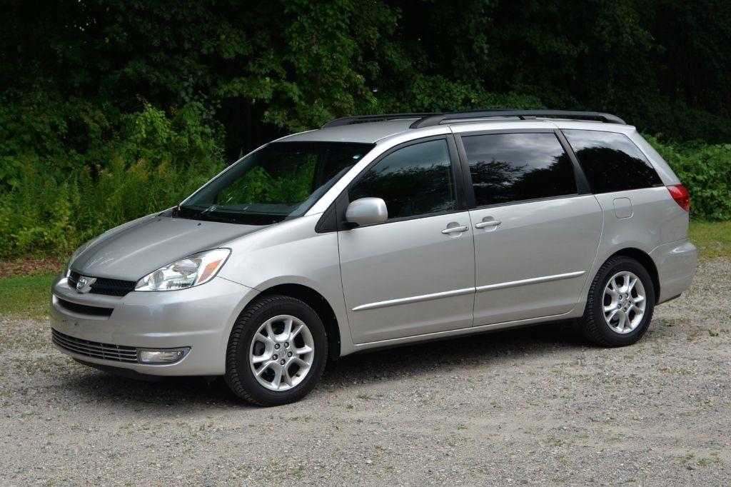 Toyota Sienna XLE 2004