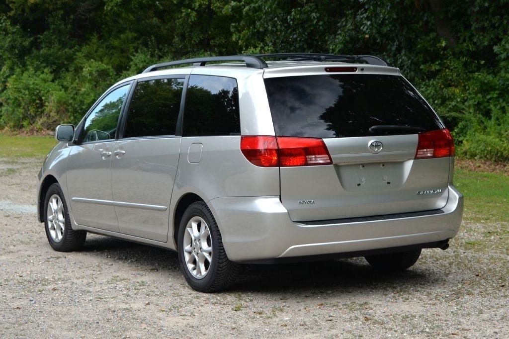 Toyota Sienna XLE 2004