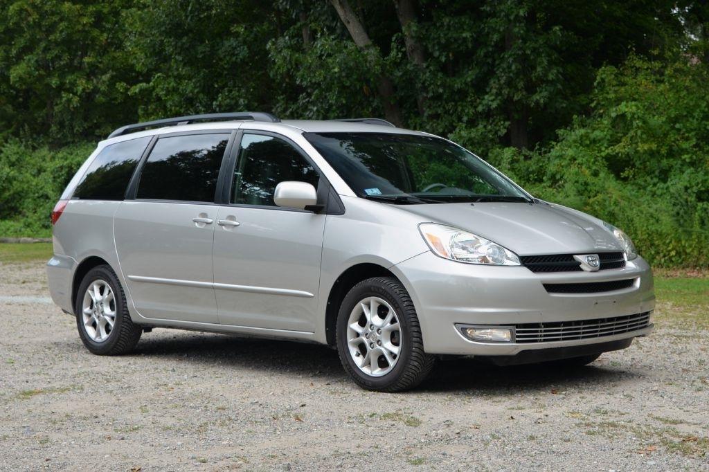 Toyota Sienna XLE 2004