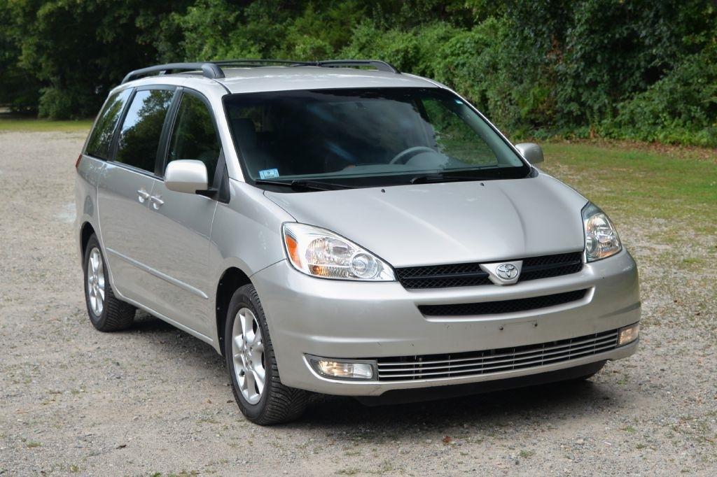 Toyota Sienna XLE 2004