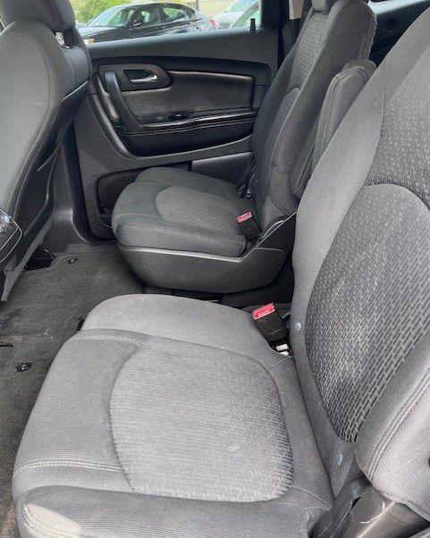 2011 Chevrolet Traverse 1LT - Photo 7