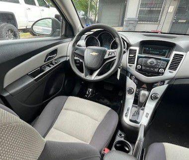 2012 Chevrolet Cruze LS - Photo 12