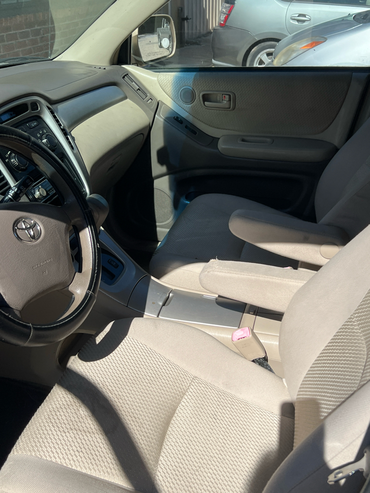 Toyota Highlander 2WD 2004 Toyota Highlander 2WD 2004