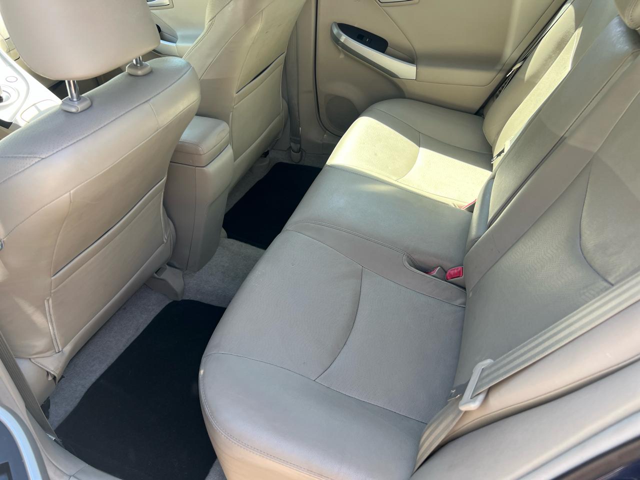 Toyota Prius Prius V 2010