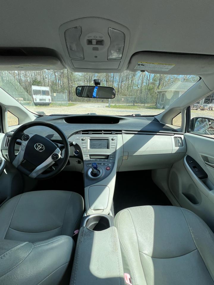 Toyota Prius Prius V 2012