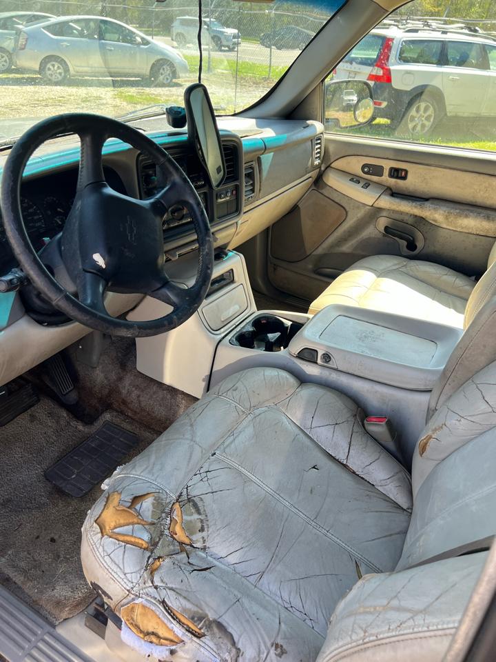 Chevrolet Suburban C1500 2WD 2001