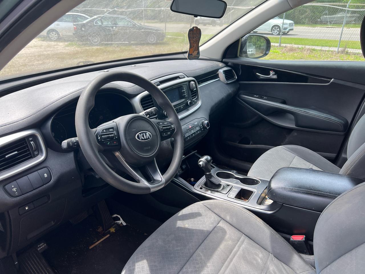 Kia Sorento LX V6 2WD 2017