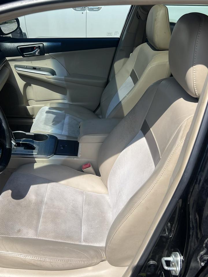 Toyota Camry Hybrid LE 2012