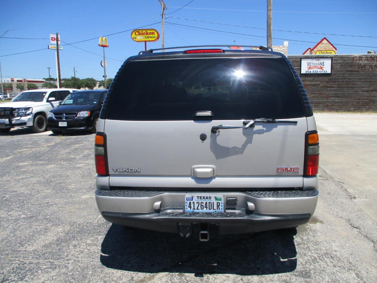 GMC Yukon Denali Base 2005