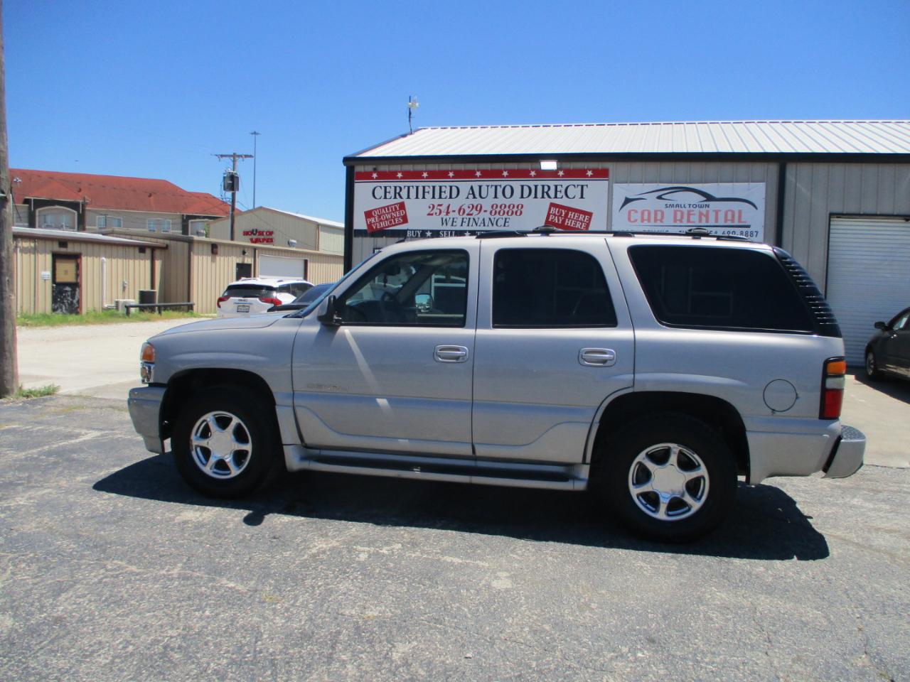 GMC Yukon Denali Base 2005