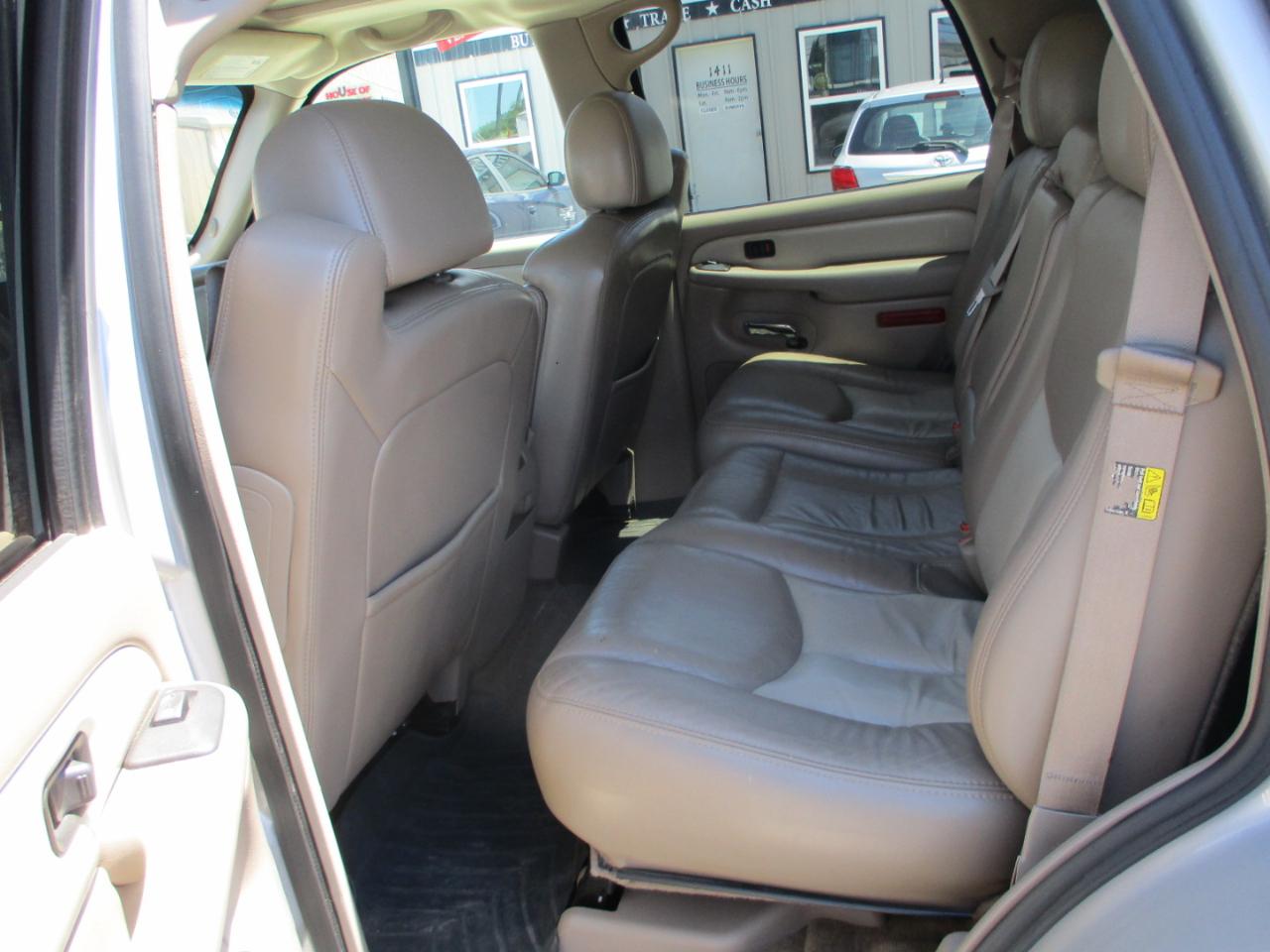 GMC Yukon Denali Base 2005