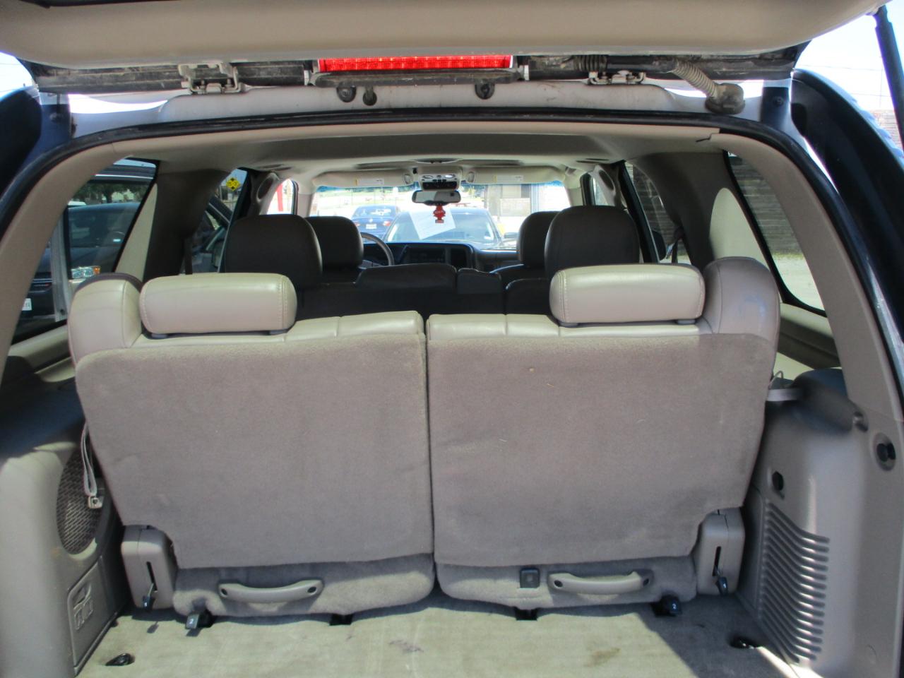 GMC Yukon Denali Base 2005