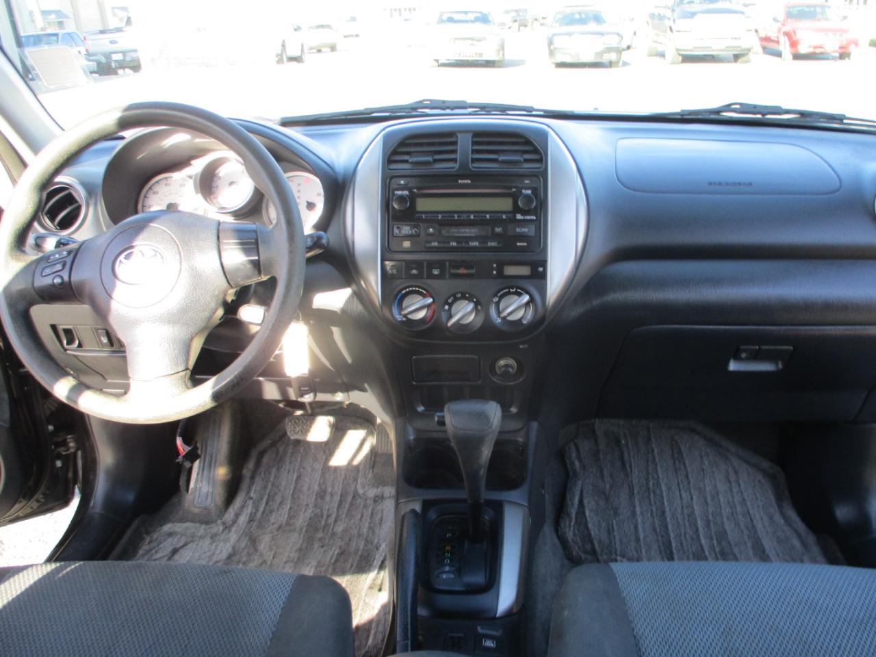 Toyota RAV4 2WD 2005