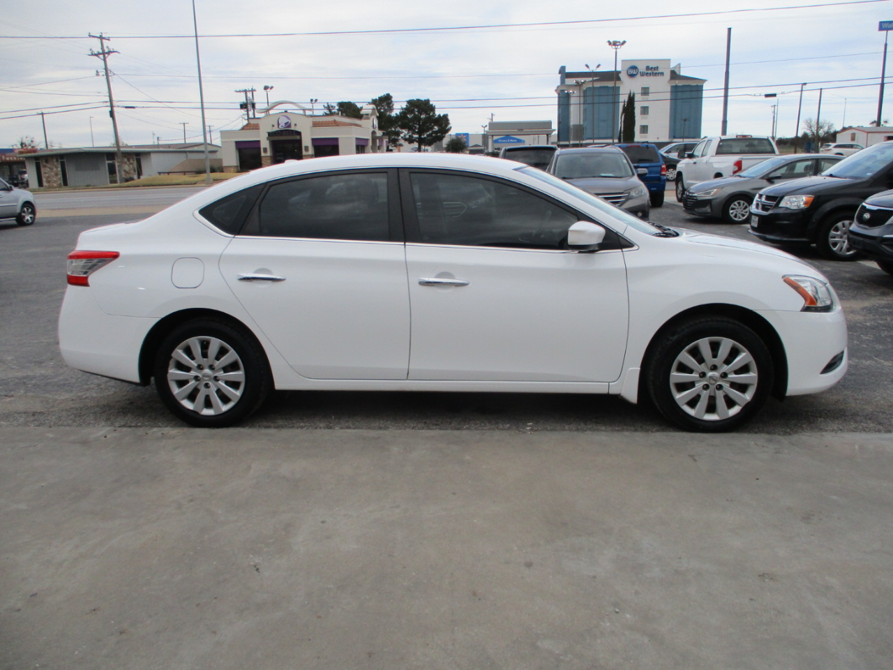 Nissan Sentra 4dr Sdn I4 CVT SV 2015