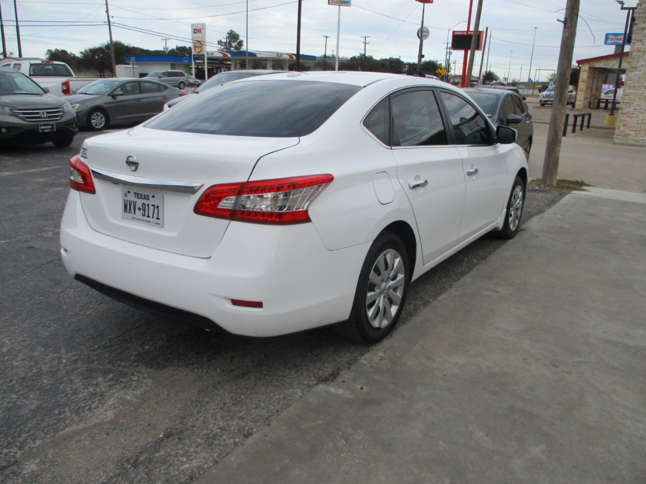 Nissan Sentra 4dr Sdn I4 CVT SV 2015