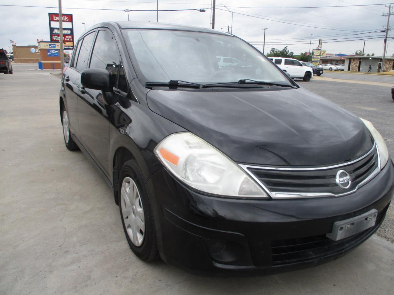 Nissan Versa 5dr HB Auto 1.8 S 2012