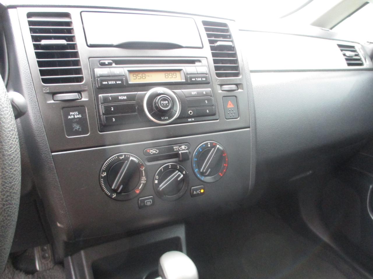 Nissan Versa 5dr HB Auto 1.8 S 2012