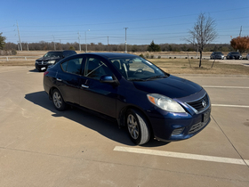 Nissan Versa 4dr Sdn CVT 1.6 SV 2014